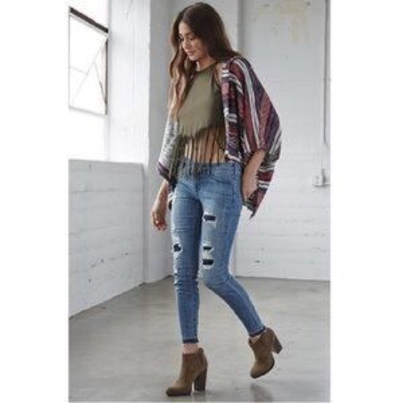 Vintage Rip and Repair Bullhead Jeans - Picture 8 of 8